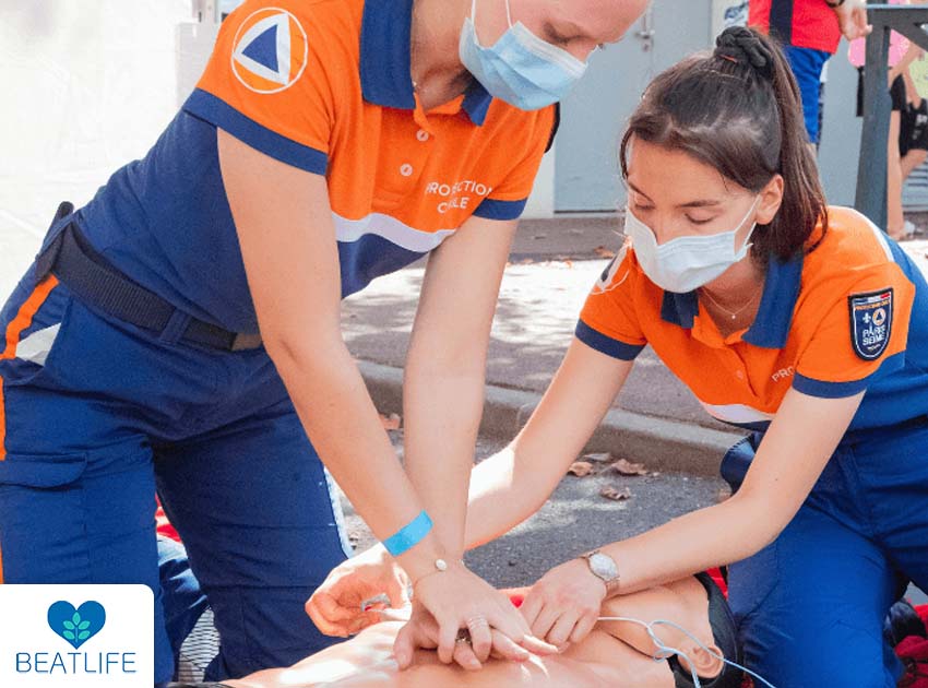 How can rescuers ensure that they are providing CPR