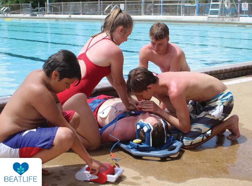 How to Recognize Signs of Drowning & Rescue a Drowning Person?